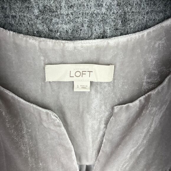 LOFT Shirt Womens S Gray Metallic Blouse Top Velvet Flutter Sleeve Chic Formal - Picture 3 of 8